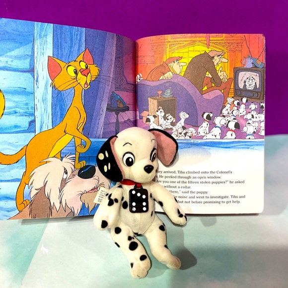 DISNEY’S 101 DALMATIANS VTG A LITTLE GOLDEN BOOK & DOMINO PUPPY MINI PLUSH 6.5” - Picture 4 of 13